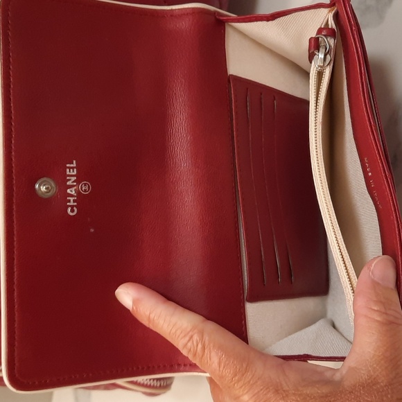 Authentic chanel lambskin North South accordion bag and matching stitch wallet. - Picture 16 of 16